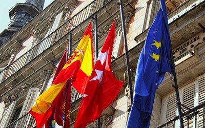 Dzīve četrās valodās