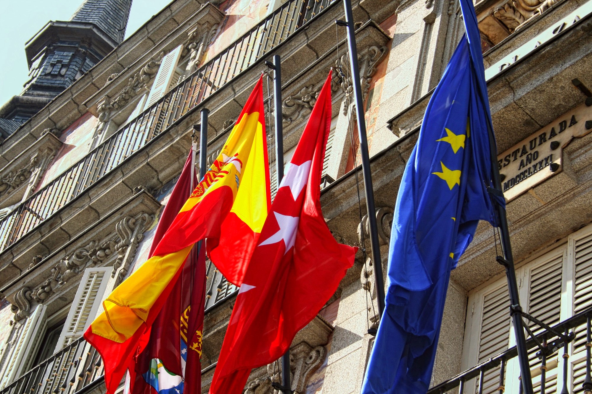 Dzīve četrās valodās